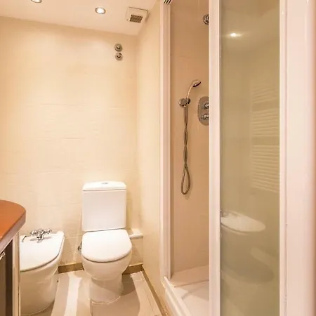 Three-bedroom In Appartement