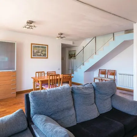 Appartement Three-bedroom In